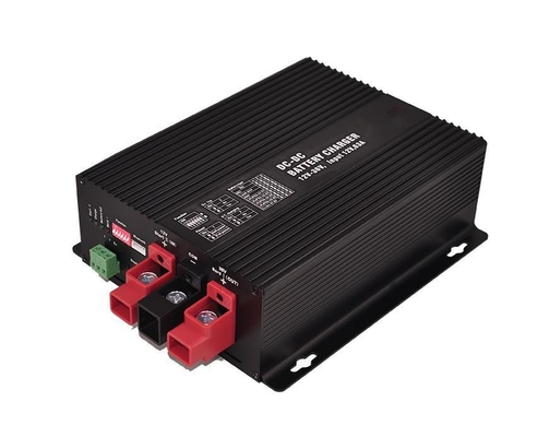 RV Vehicle 910W Max Input Power DC Battery Charger Запечатанная батарея Тип легкого веса