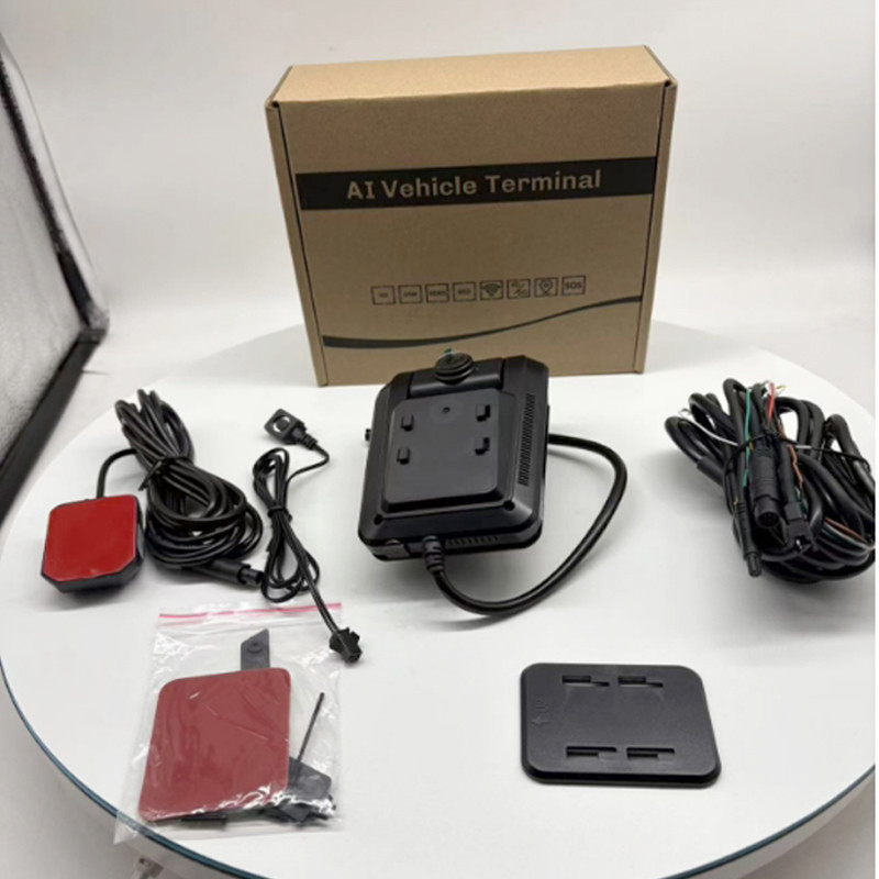 Интеллектуальная DMS и ADAS AI Dashcam все в одном дизайне с встроенным 4G / WiFi / GPS передним видом